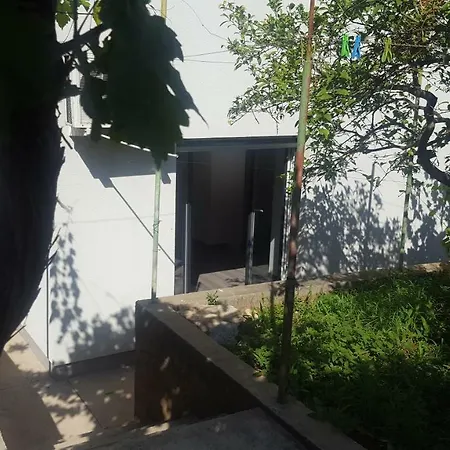 Batalaza Appartamento Kali